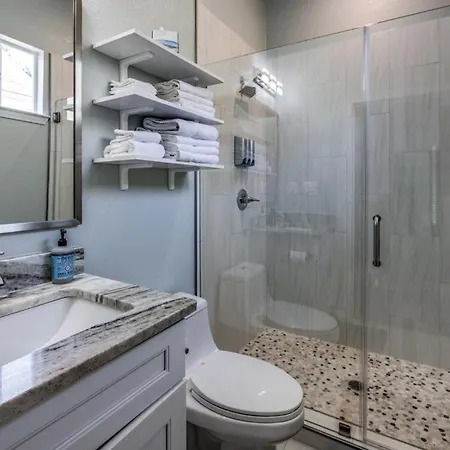 Cozy Brand New Beach House - 2 Mins To The Beach Galveston Exterior foto