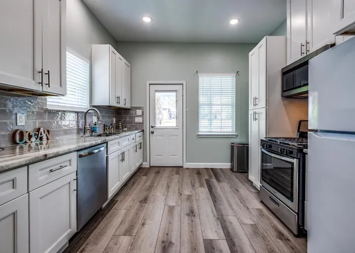Cozy Brand New Beach House - 2 Mins To The Beach